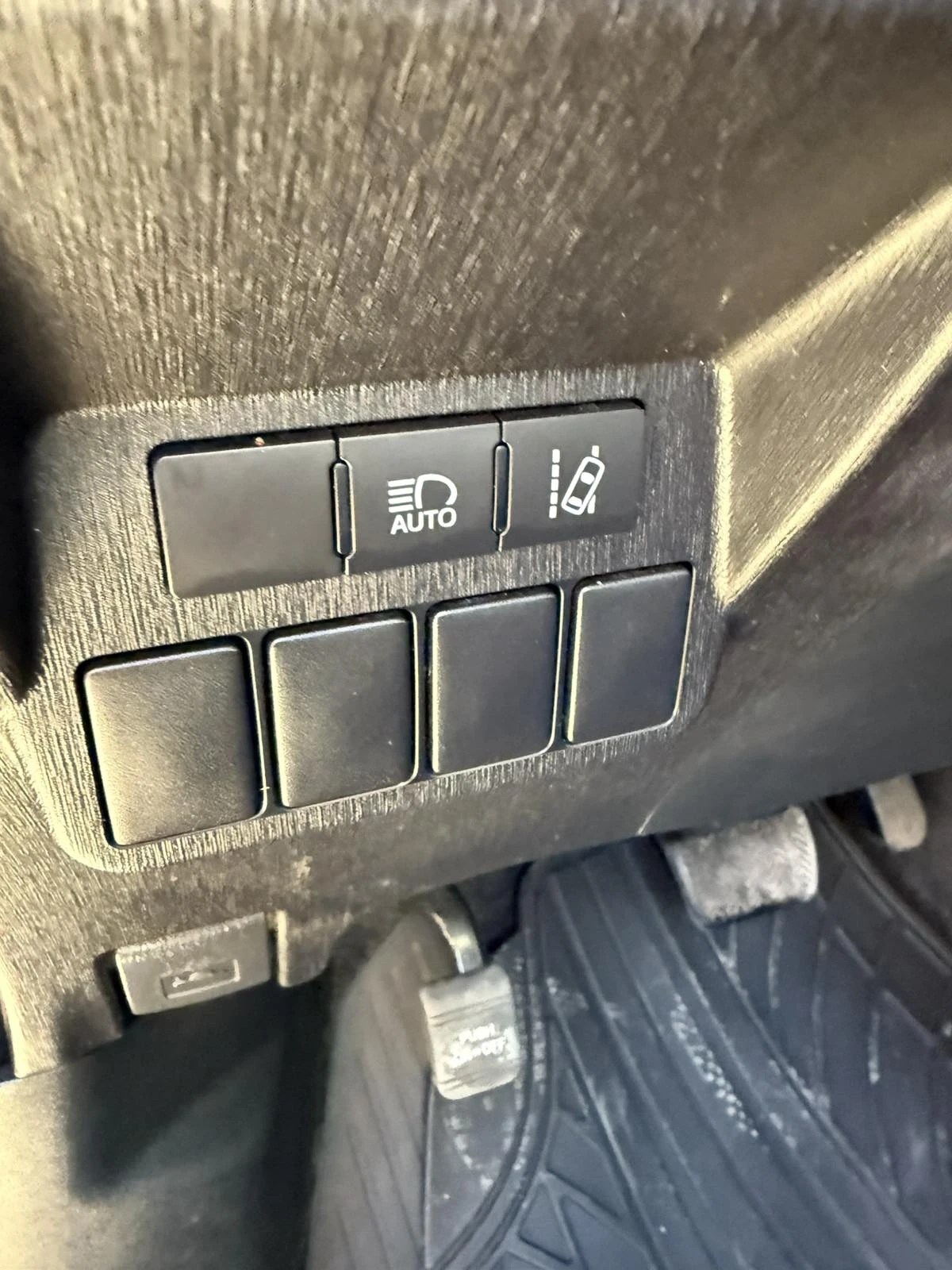 Toyota Prius Prius+  - изображение 5