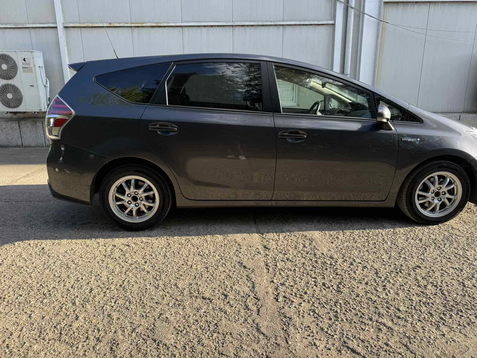 Toyota Prius Prius+  - изображение 9
