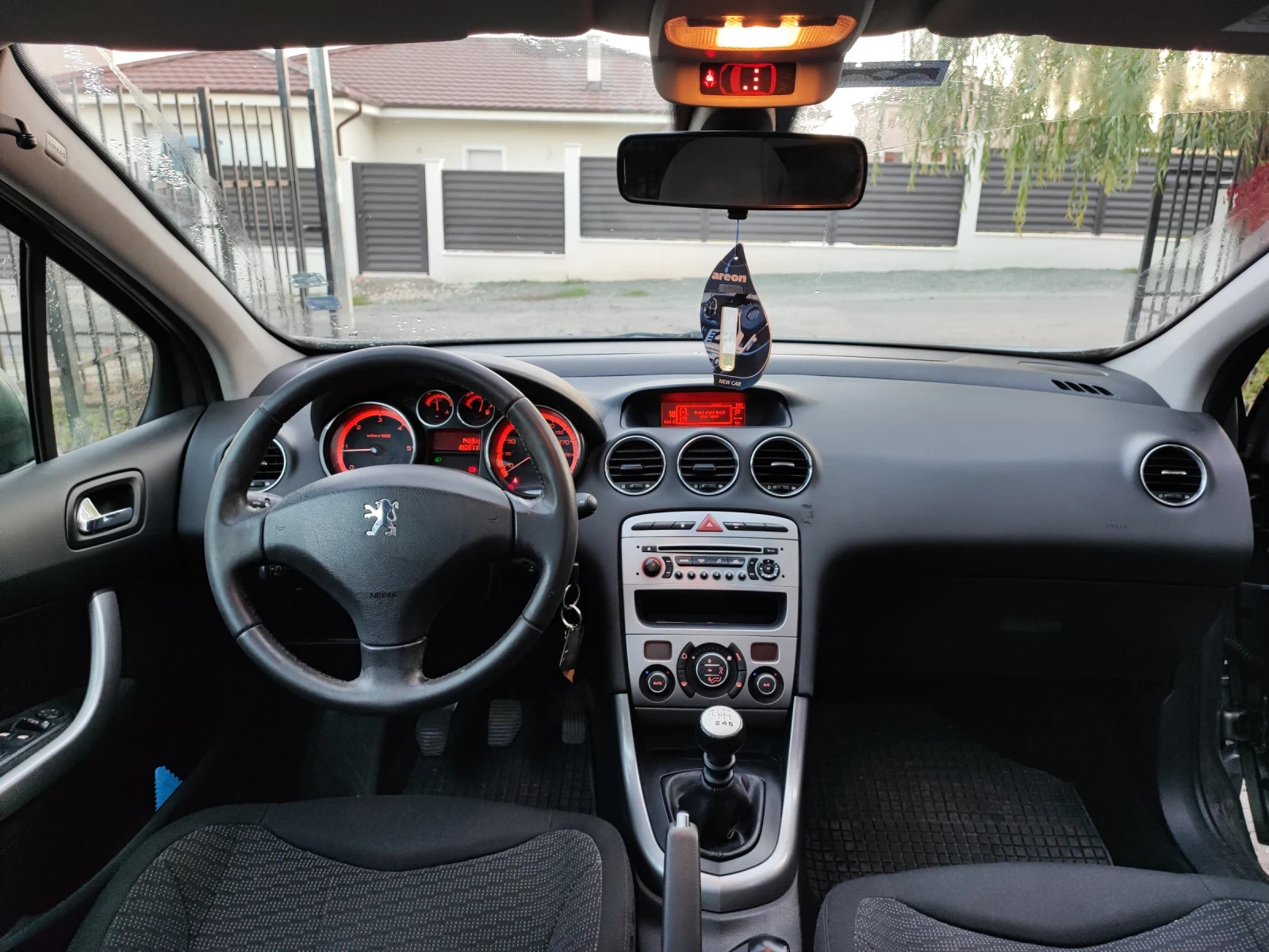 Peugeot 308 1.6 HDI SW - изображение 5
