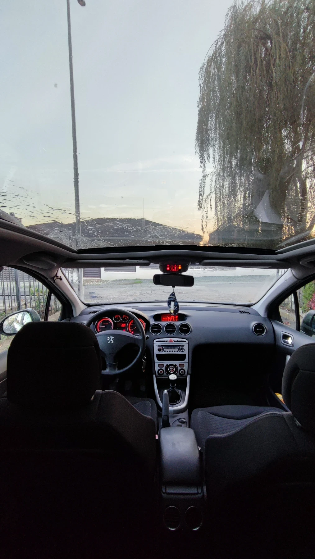 Peugeot 308 1.6 HDI SW - изображение 6