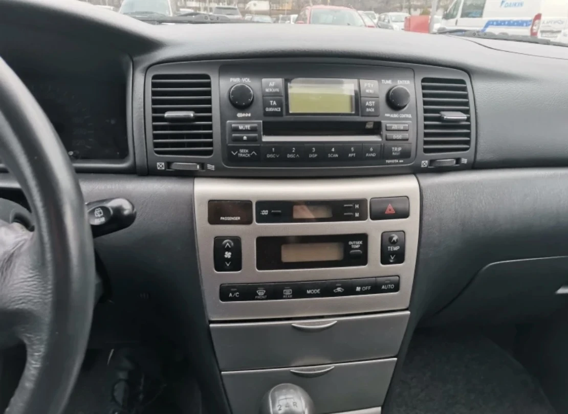 Toyota Corolla 1.6i Бензин / Газов Инжекцион  - изображение 10