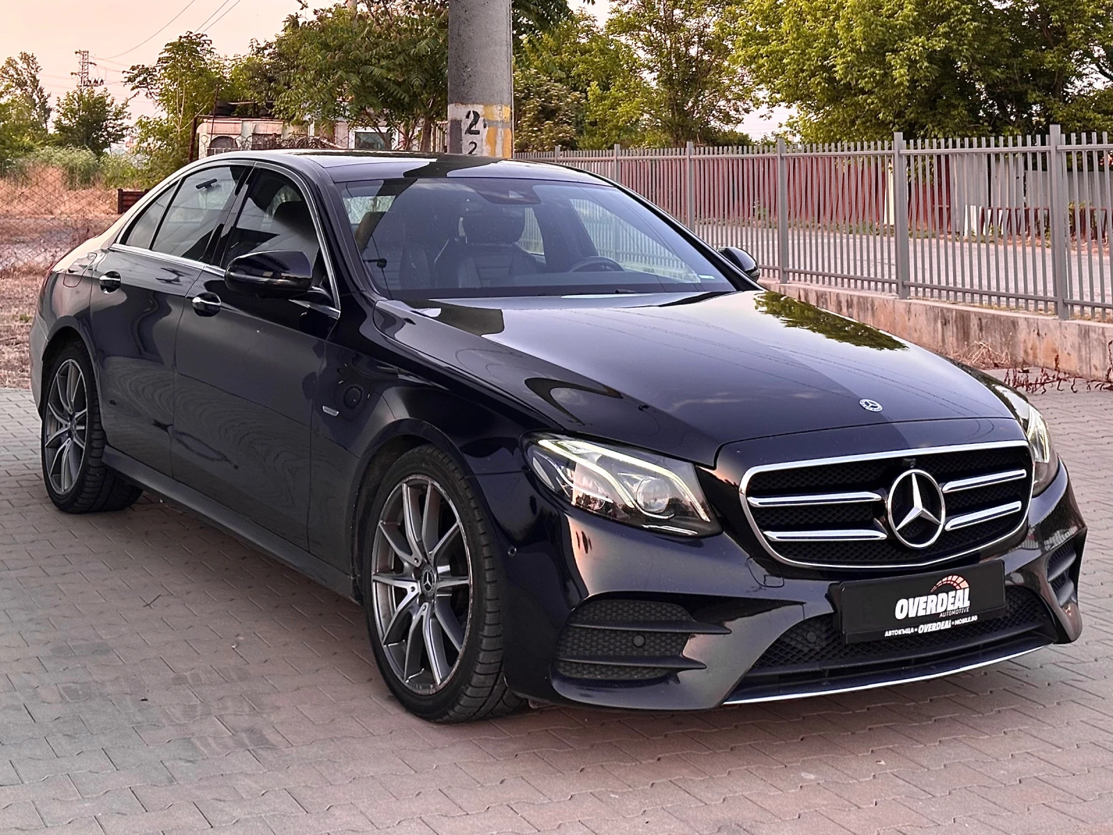 Mercedes-Benz E 220 AMG LINE* PANO* DIGITAL* ЛИЗИНГ - изображение 3