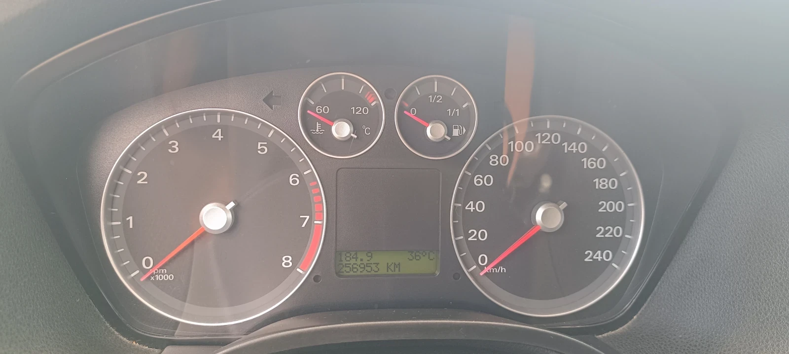 Ford Focus 1.6 (115 к.с) - изображение 5
