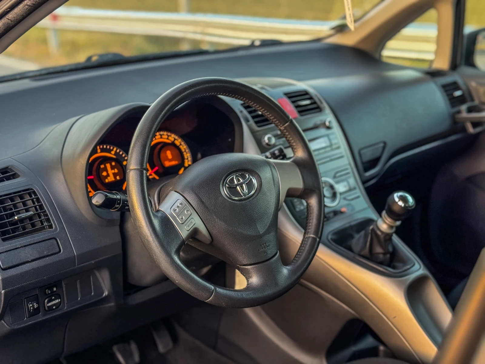 Toyota Auris 2.0 D-4D 125к.с.  - изображение 8