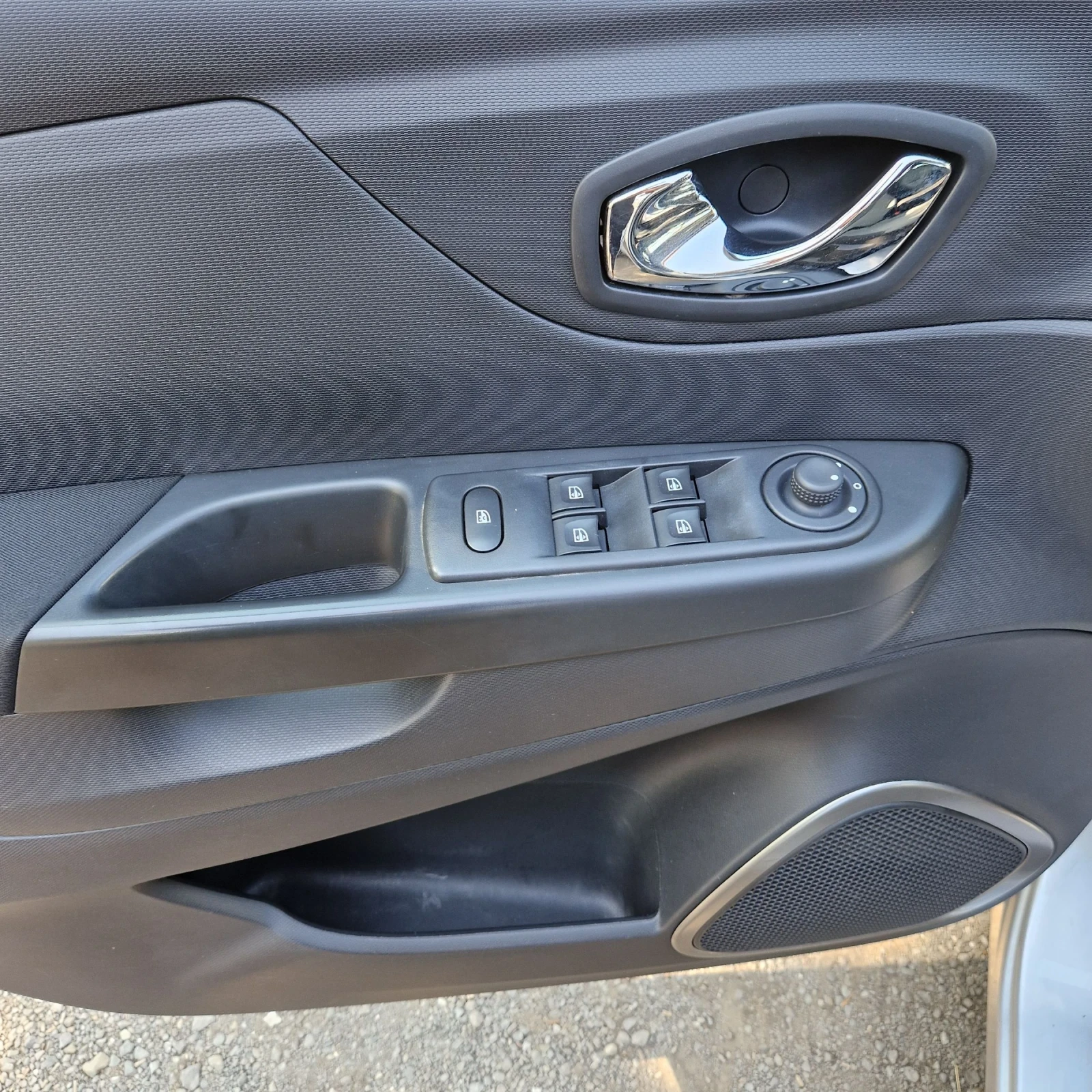 Renault Captur 1.5DCI 90к.с  NAVI - изображение 6