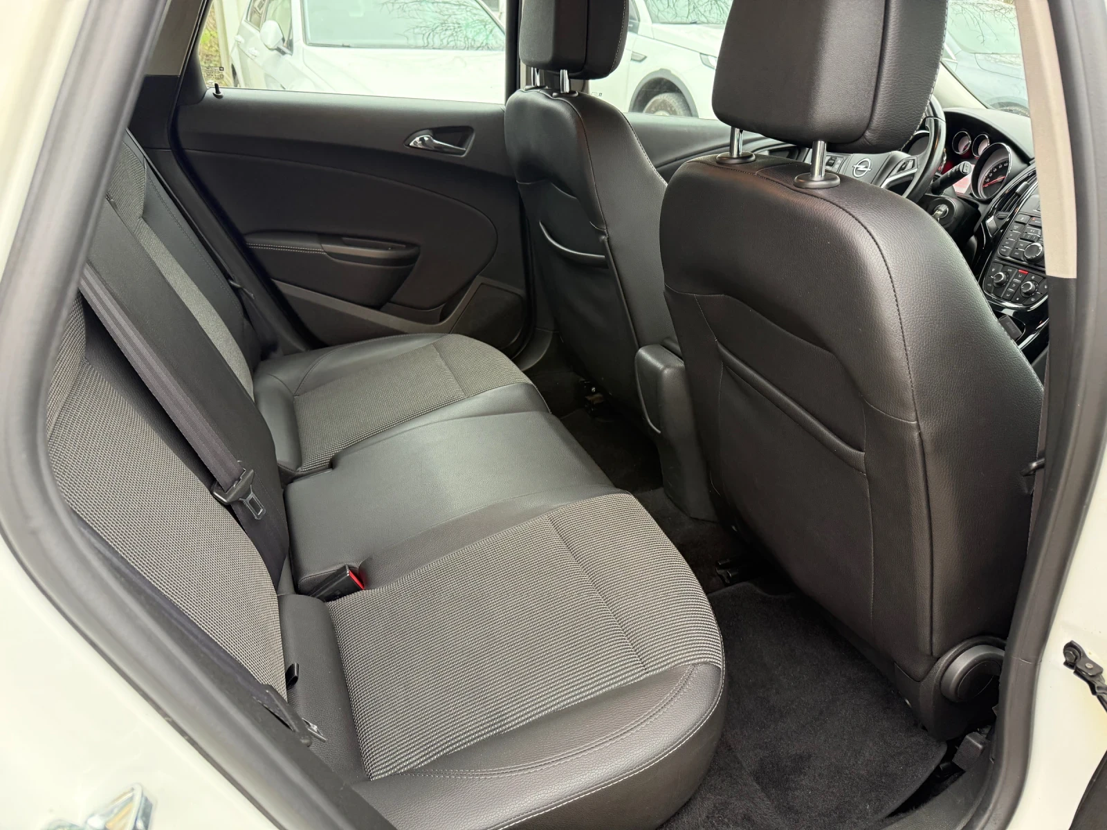 Opel Astra 1.6CDTI - 110.. | Mobile.bg   14