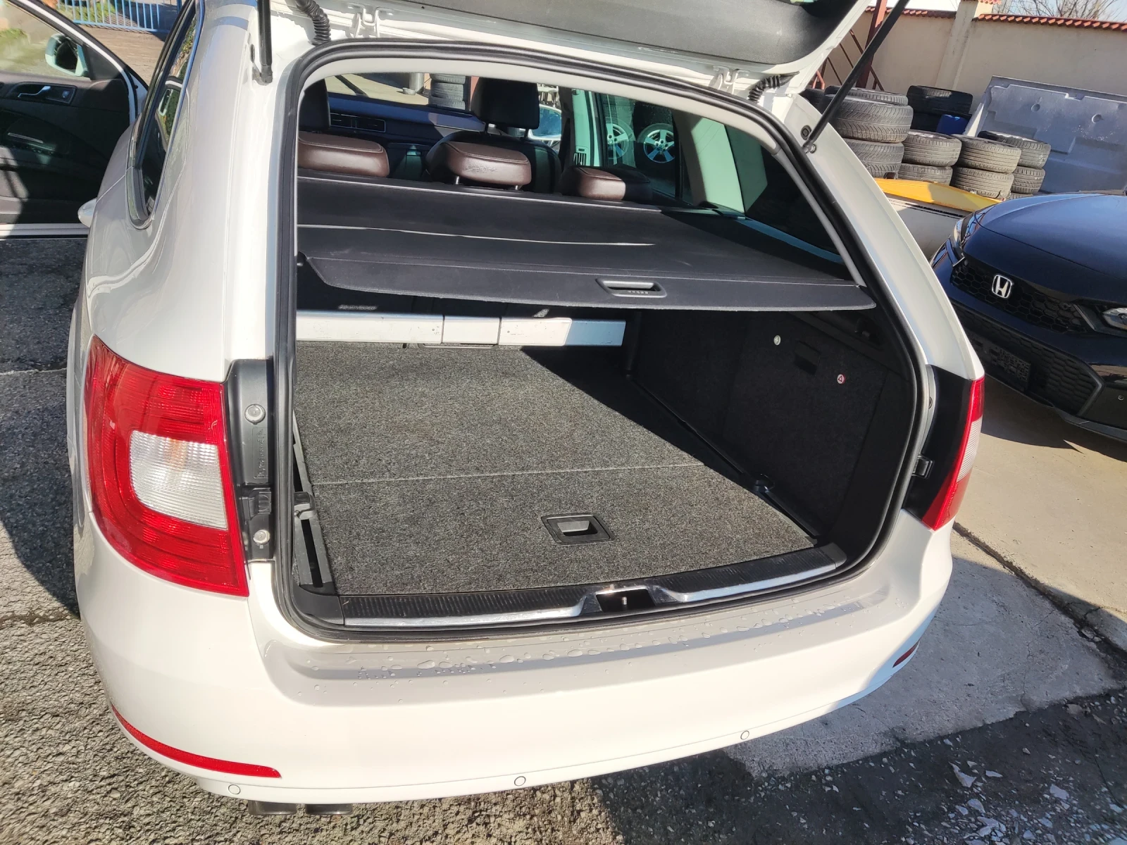 Skoda Superb 2.0TDI Laurint&Klement - изображение 9