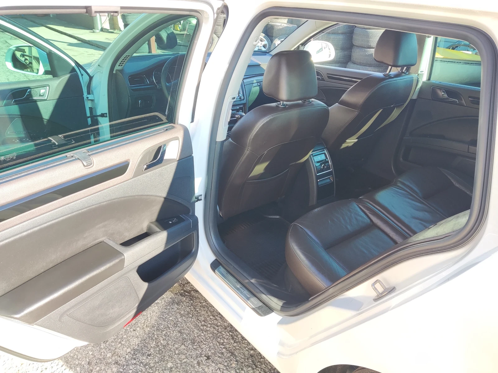 Skoda Superb 2.0TDI Laurint&Klement - изображение 7