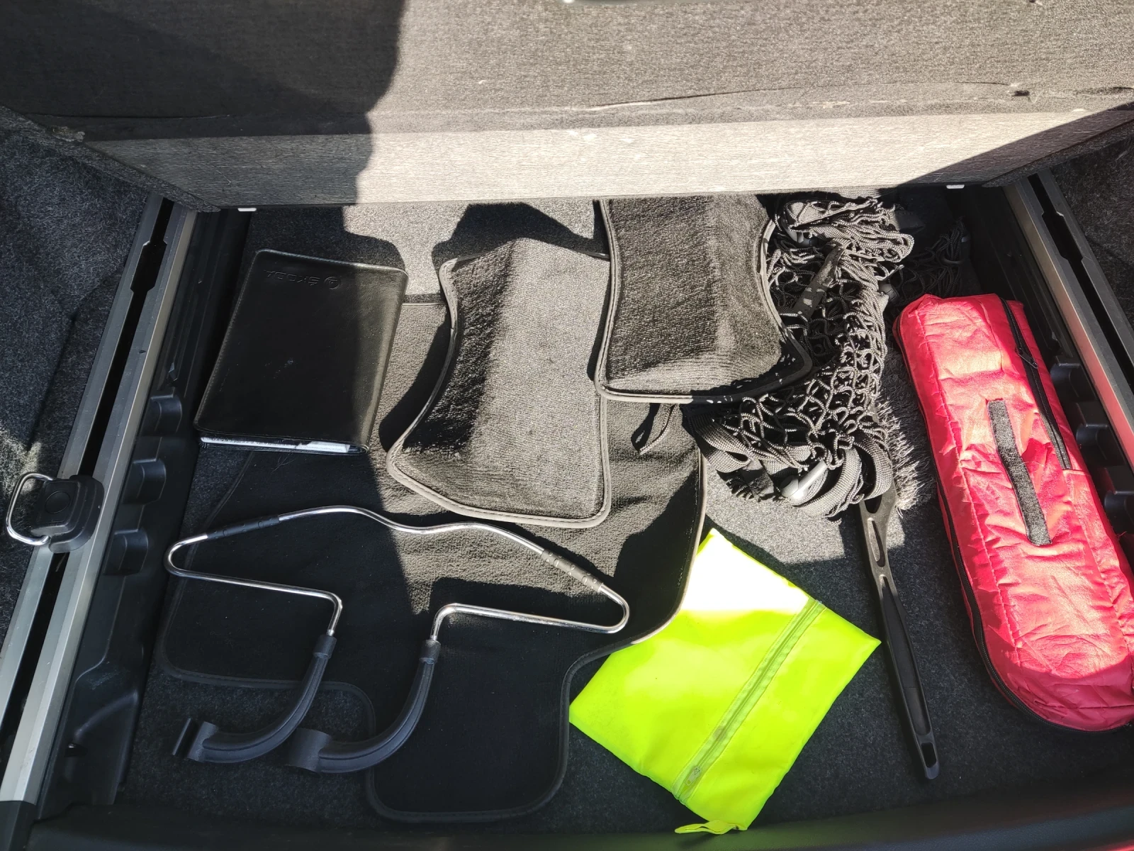 Skoda Superb 2.0TDI Laurint&Klement - изображение 10