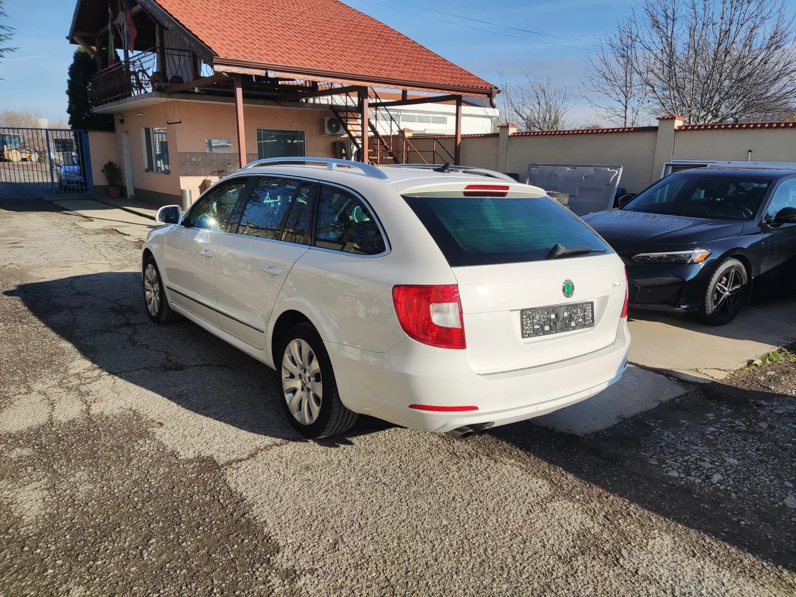 Skoda Superb 2.0TDI Laurint&Klement - изображение 3
