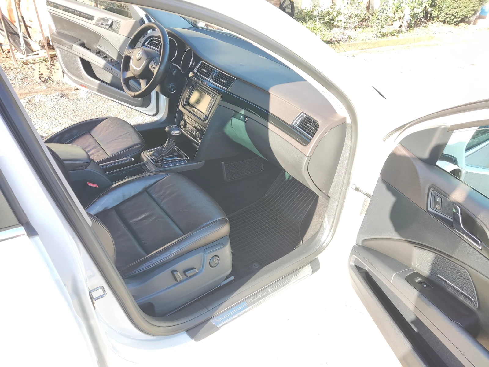 Skoda Superb 2.0TDI Laurint&Klement - изображение 6