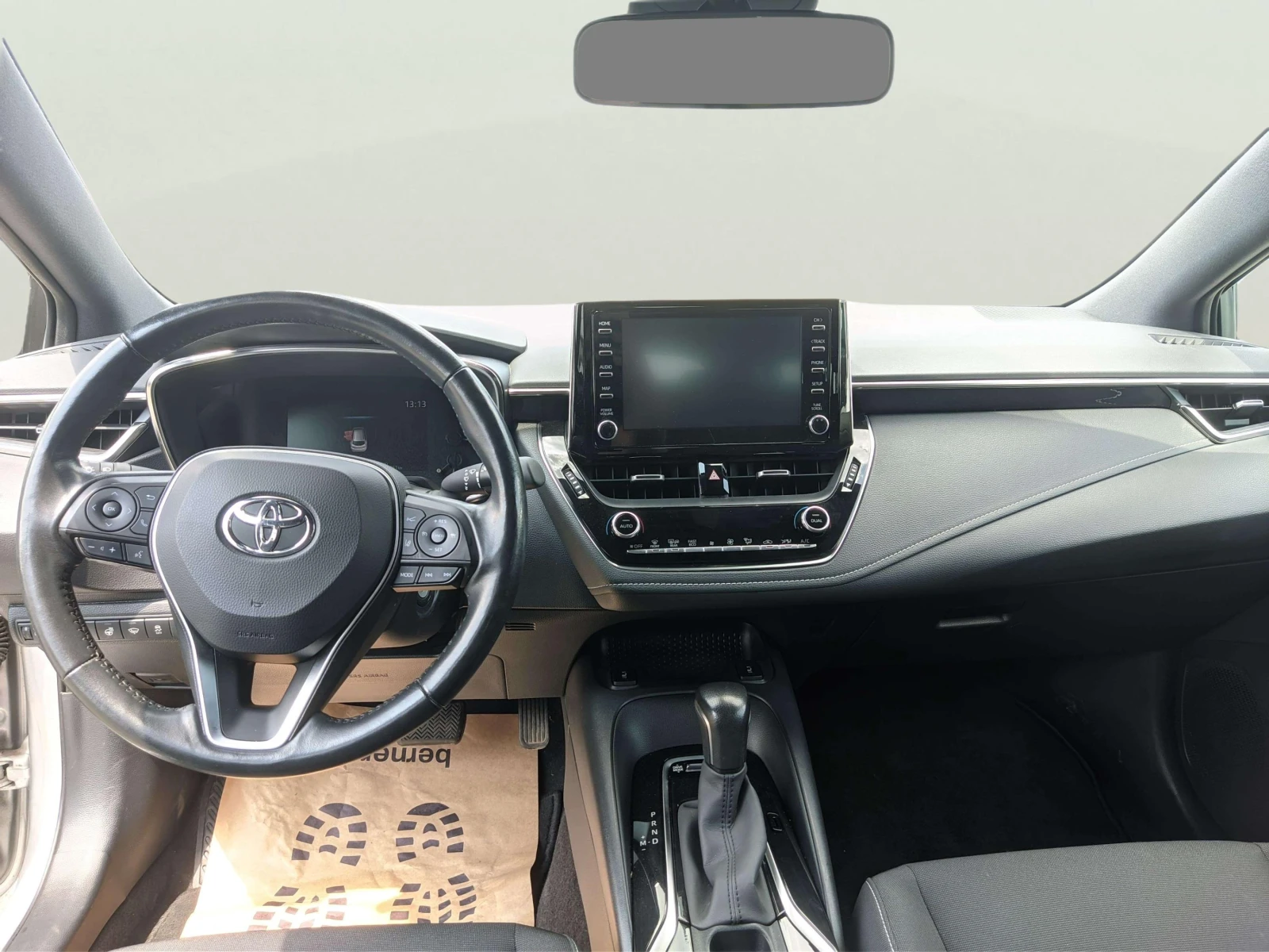 Toyota Corolla 1.2 - изображение 9