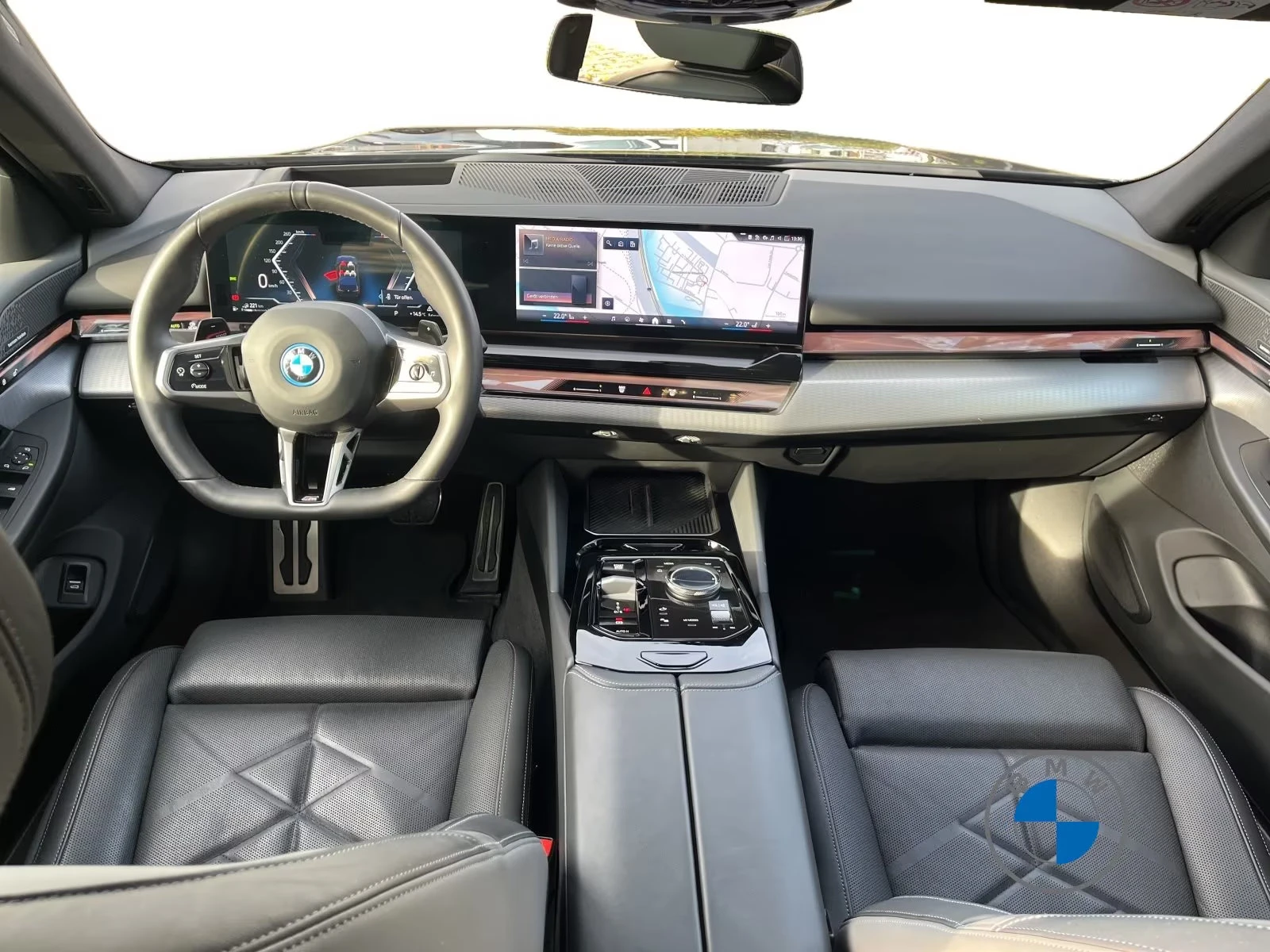 BMW 550 e/xDRIVE/489HP/MSPORT/20/MSPORT/360/NAVI/AMBI/914v - изображение 10