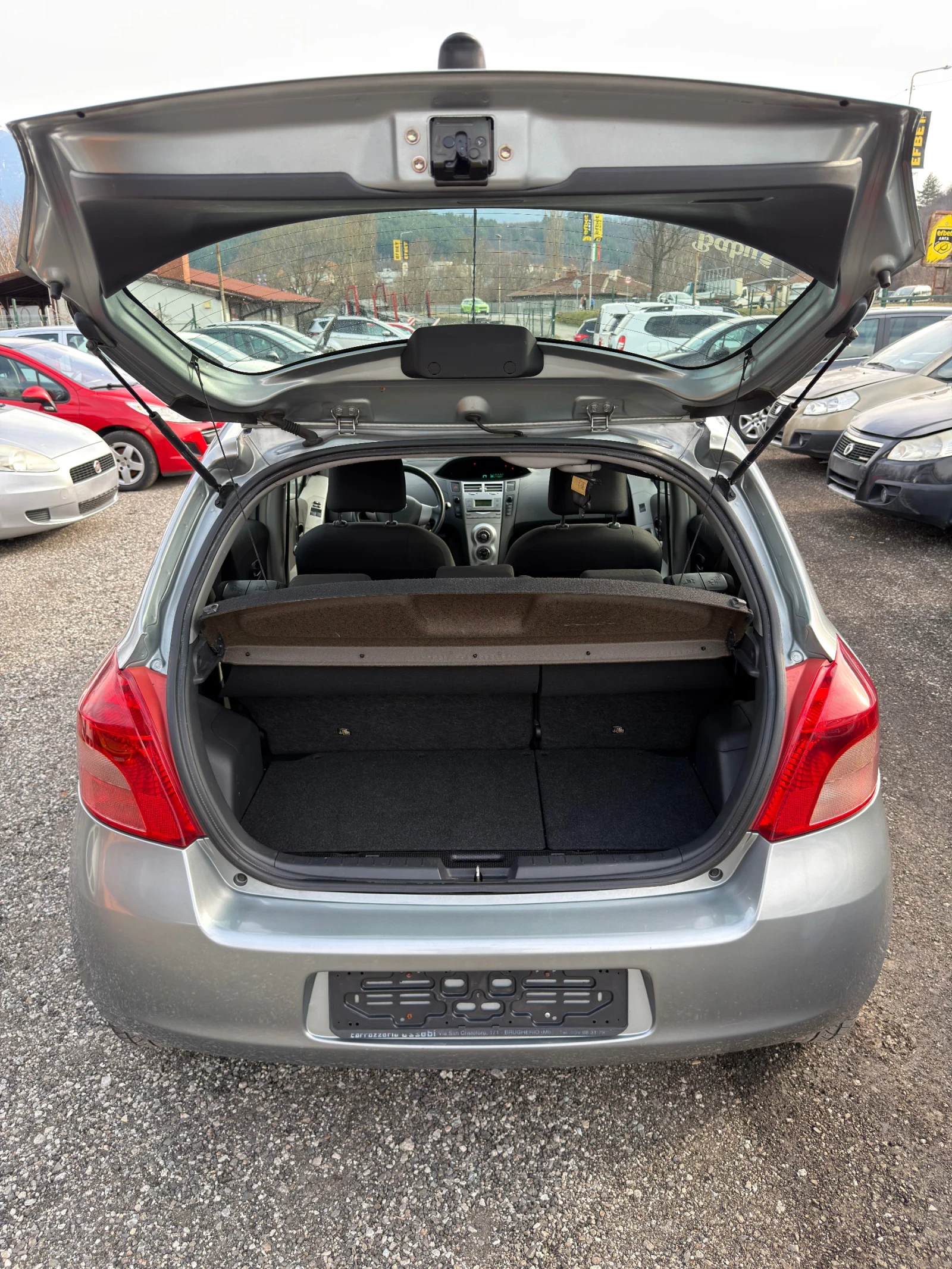 Toyota Yaris 1.0 | 168 806 км., снимка 13 - Автомобили и джипове - 53719902