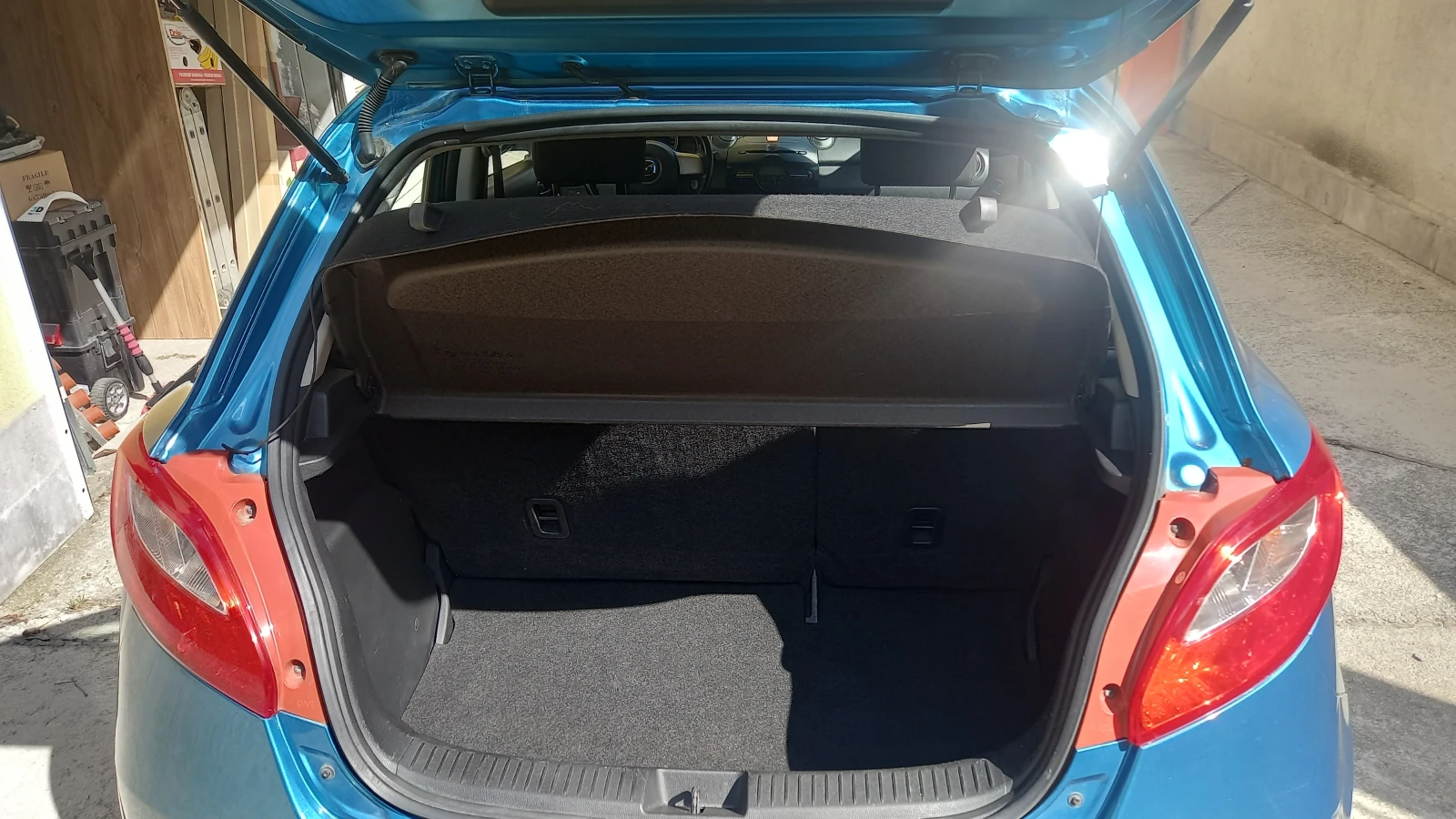 Mazda 2, снимка 8 - Автомобили и джипове - 54179160