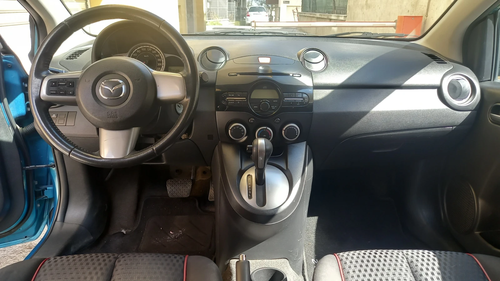 Mazda 2, снимка 5 - Автомобили и джипове - 54179160