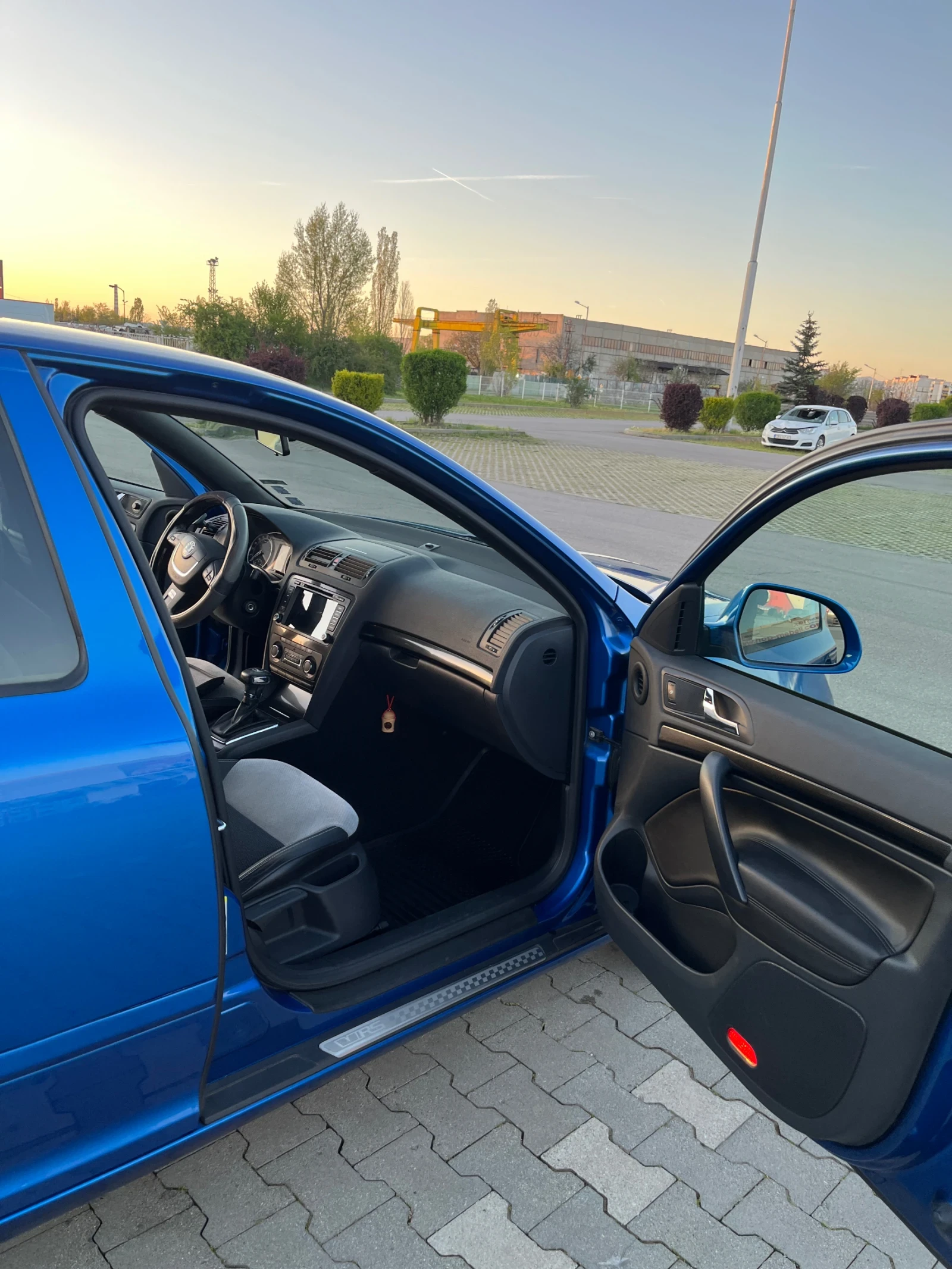 Skoda Octavia VRS, снимка 11 - Автомобили и джипове - 54322765