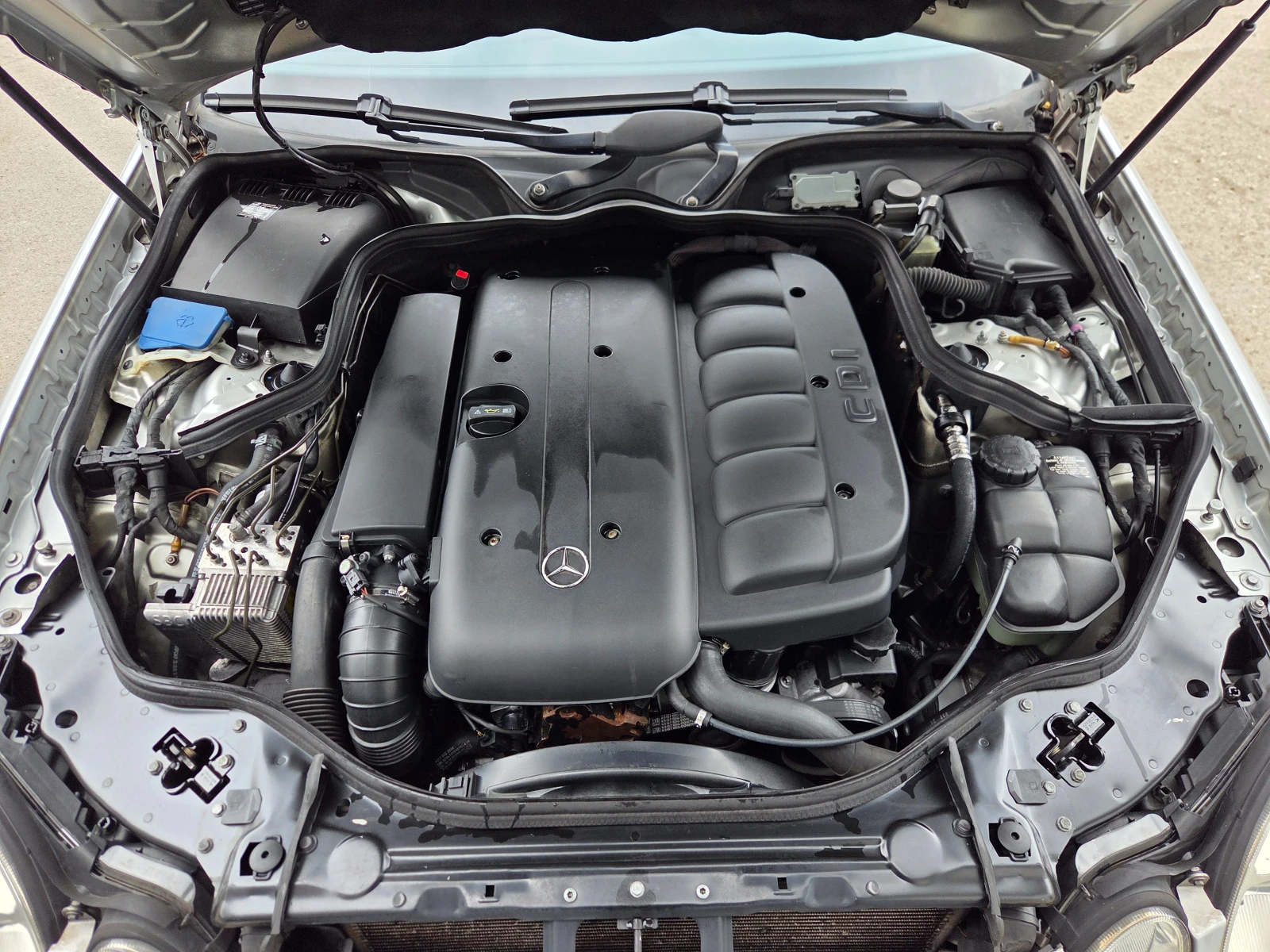 Mercedes-Benz E 320 CDI*  РЕДОВИ* ОТЛИЧЕН, снимка 11 - Автомобили и джипове - 54498375