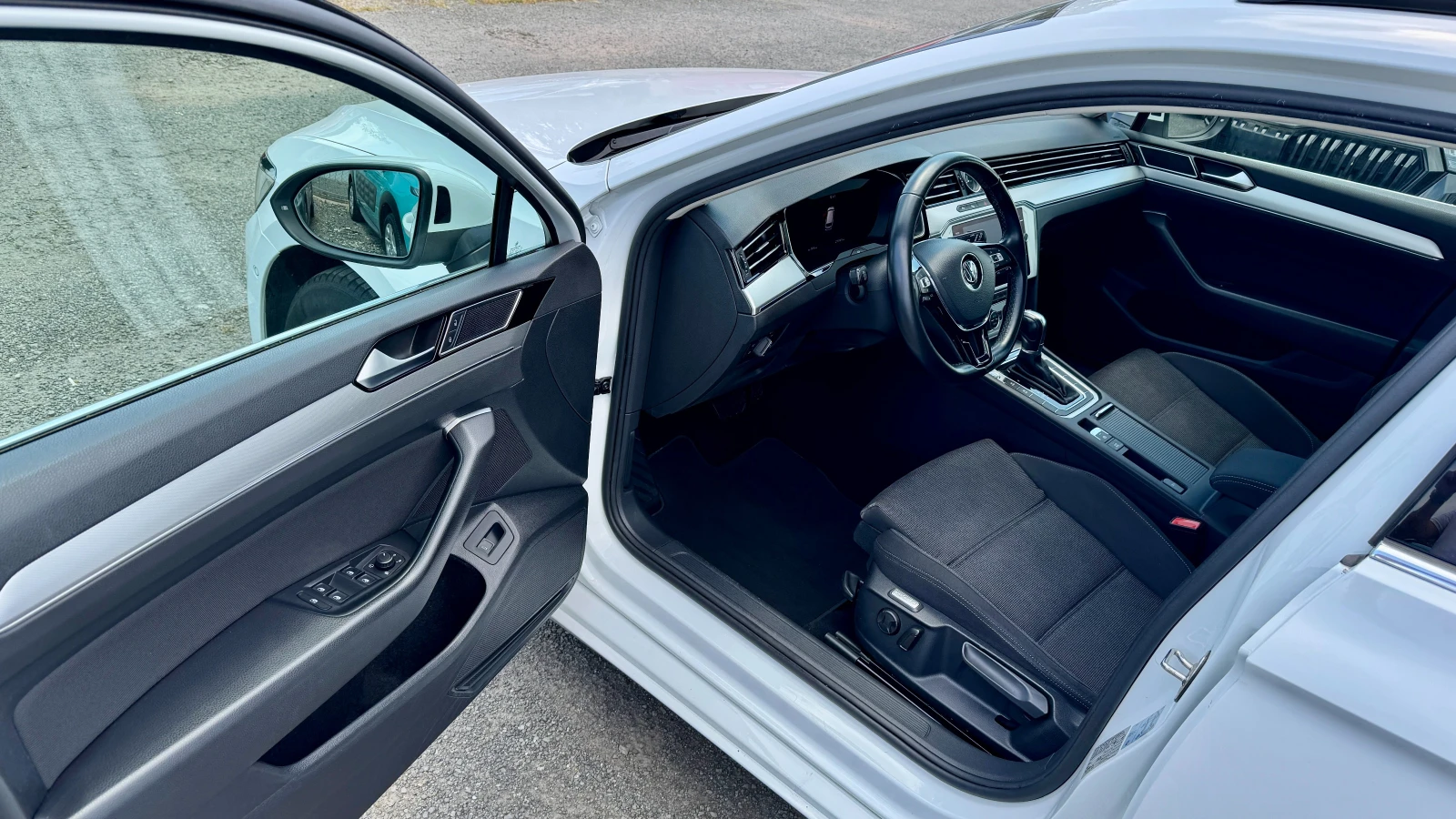 VW Passat 2.0TDI DSG Внос ШВЕЙЦАРИЯ!Digital, LED, PDC, Камер, снимка 9 - Автомобили и джипове - 54771229