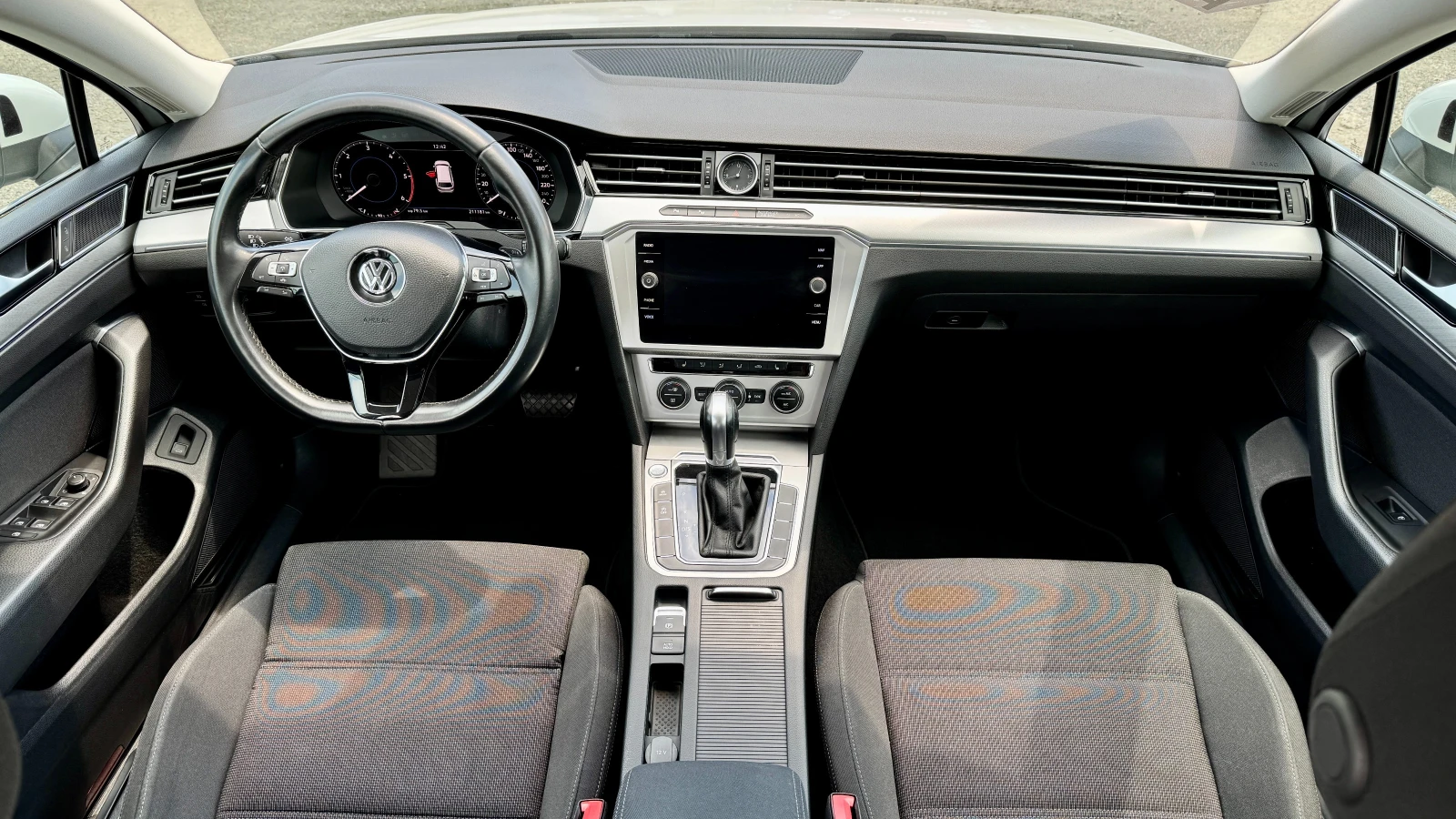 VW Passat 2.0TDI DSG Внос ШВЕЙЦАРИЯ!Digital, LED, PDC, Камер, снимка 12 - Автомобили и джипове - 54771229