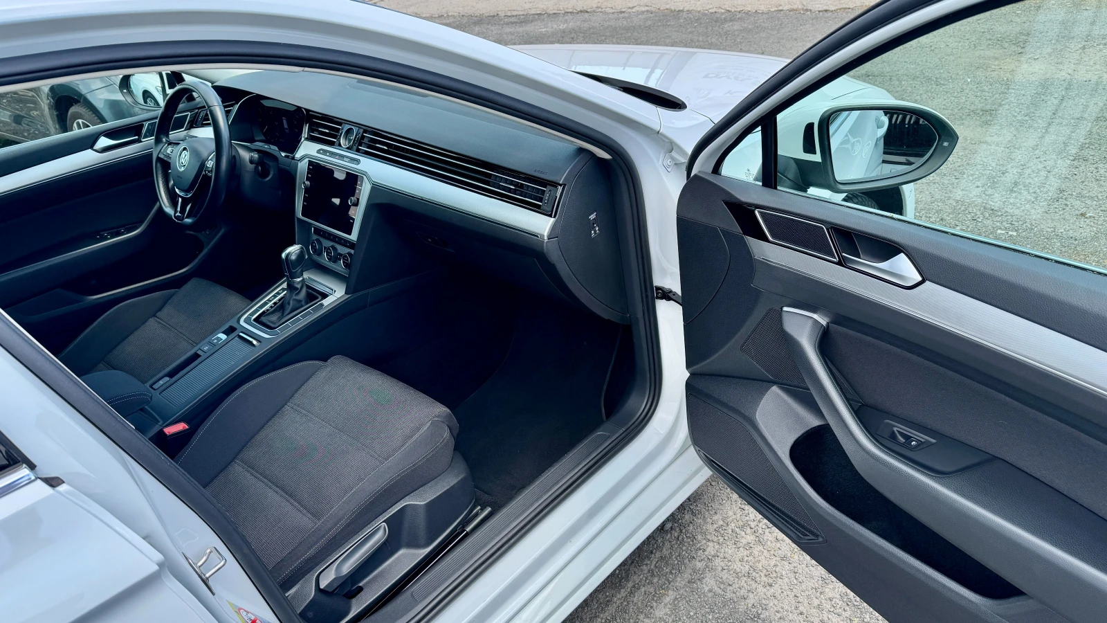 VW Passat 2.0TDI DSG Внос ШВЕЙЦАРИЯ!Digital, LED, PDC, Камер, снимка 15 - Автомобили и джипове - 54771229