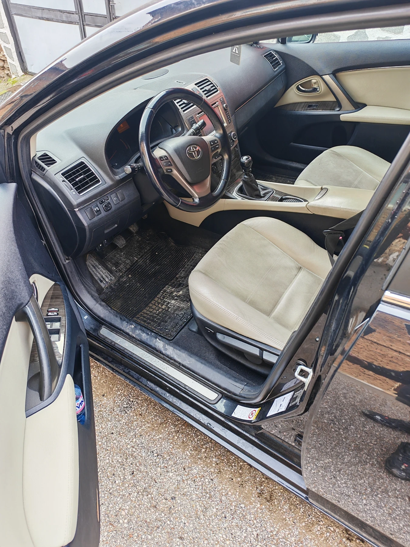 Toyota Avensis 2.0 124кс д4д, снимка 11 - Автомобили и джипове - 55079628
