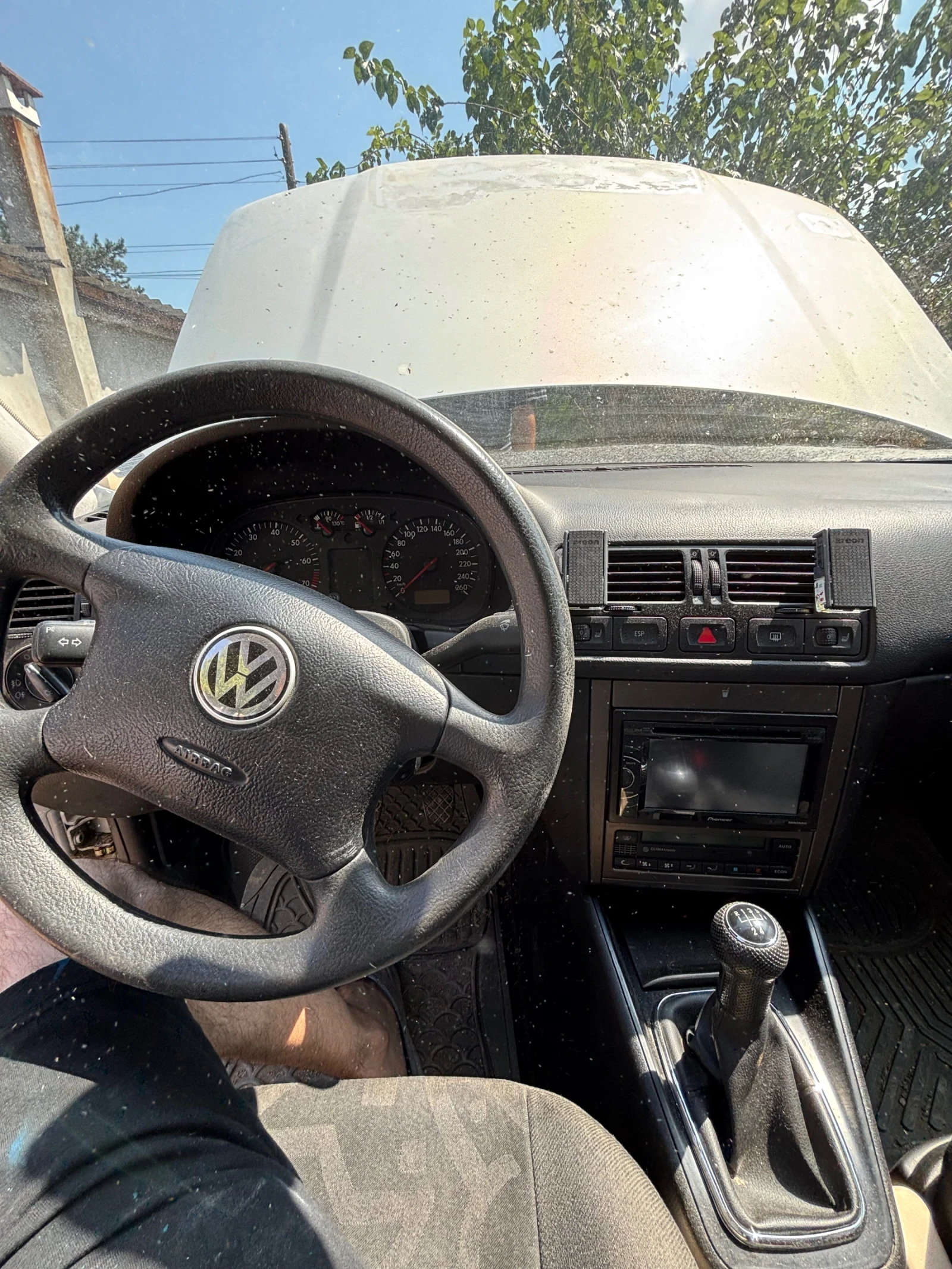 VW Bora 1.6 16 V, снимка 11 - Автомобили и джипове - 55604606