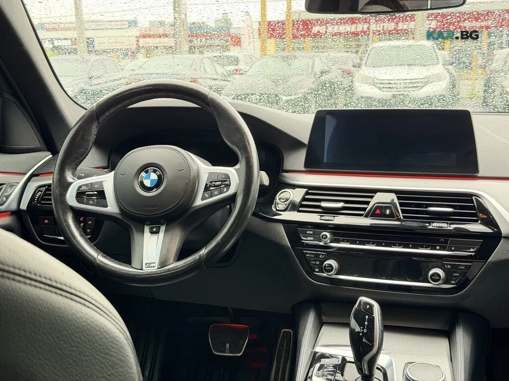 BMW 530 xDrive * M Pack * АвтоКредит * (ЦЕНА ДО БГ), снимка 4 - Автомобили и джипове - 55948171