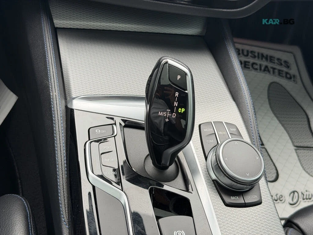 BMW 530 xDrive * M Pack * АвтоКредит * (ЦЕНА ДО БГ), снимка 11 - Автомобили и джипове - 55948171