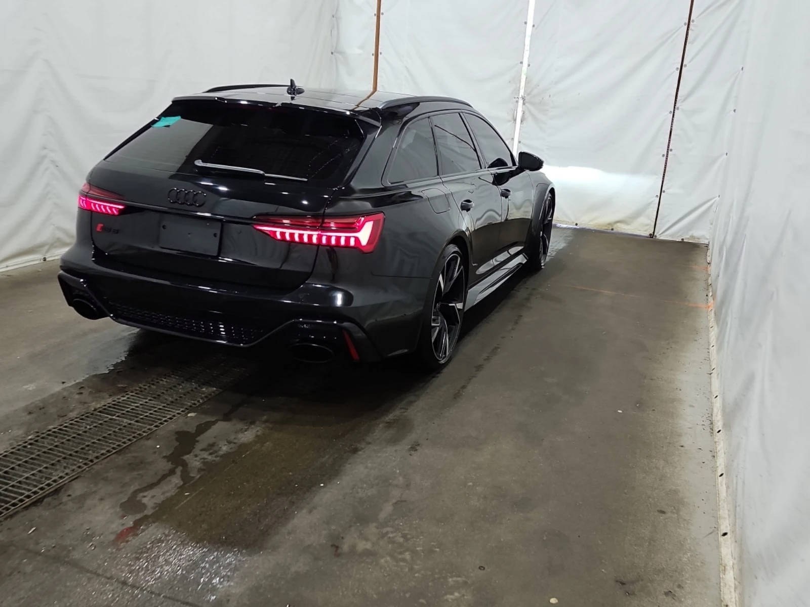 Audi Rs6 * 4.0 TFSI * АВТОКРЕДИТ * ГЛАВНО ПРЕДСТАВИТЕЛСТВО, снимка 3 - Автомобили и джипове - 56017638