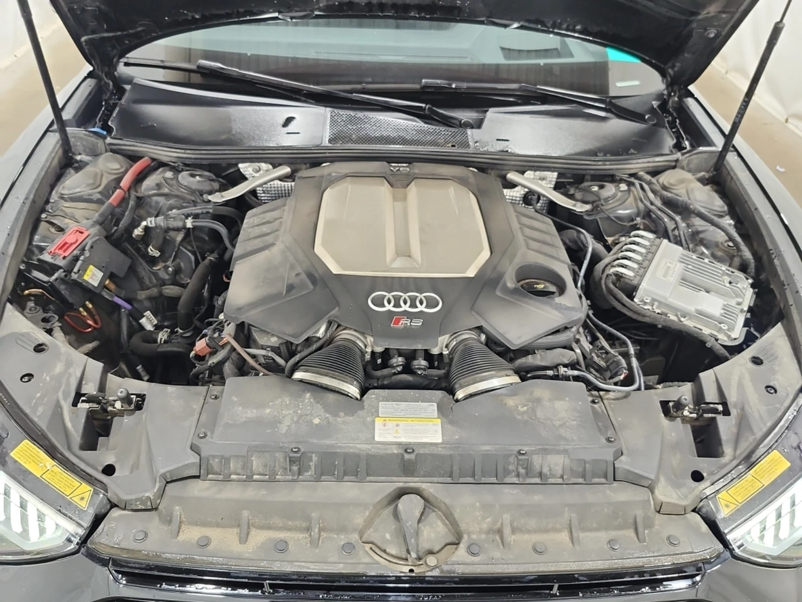 Audi Rs6 * 4.0 TFSI * АВТОКРЕДИТ * ГЛАВНО ПРЕДСТАВИТЕЛСТВО, снимка 17 - Автомобили и джипове - 56017638