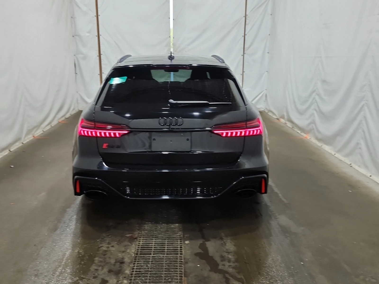 Audi Rs6 * 4.0 TFSI * АВТОКРЕДИТ * ГЛАВНО ПРЕДСТАВИТЕЛСТВО, снимка 4 - Автомобили и джипове - 56017638