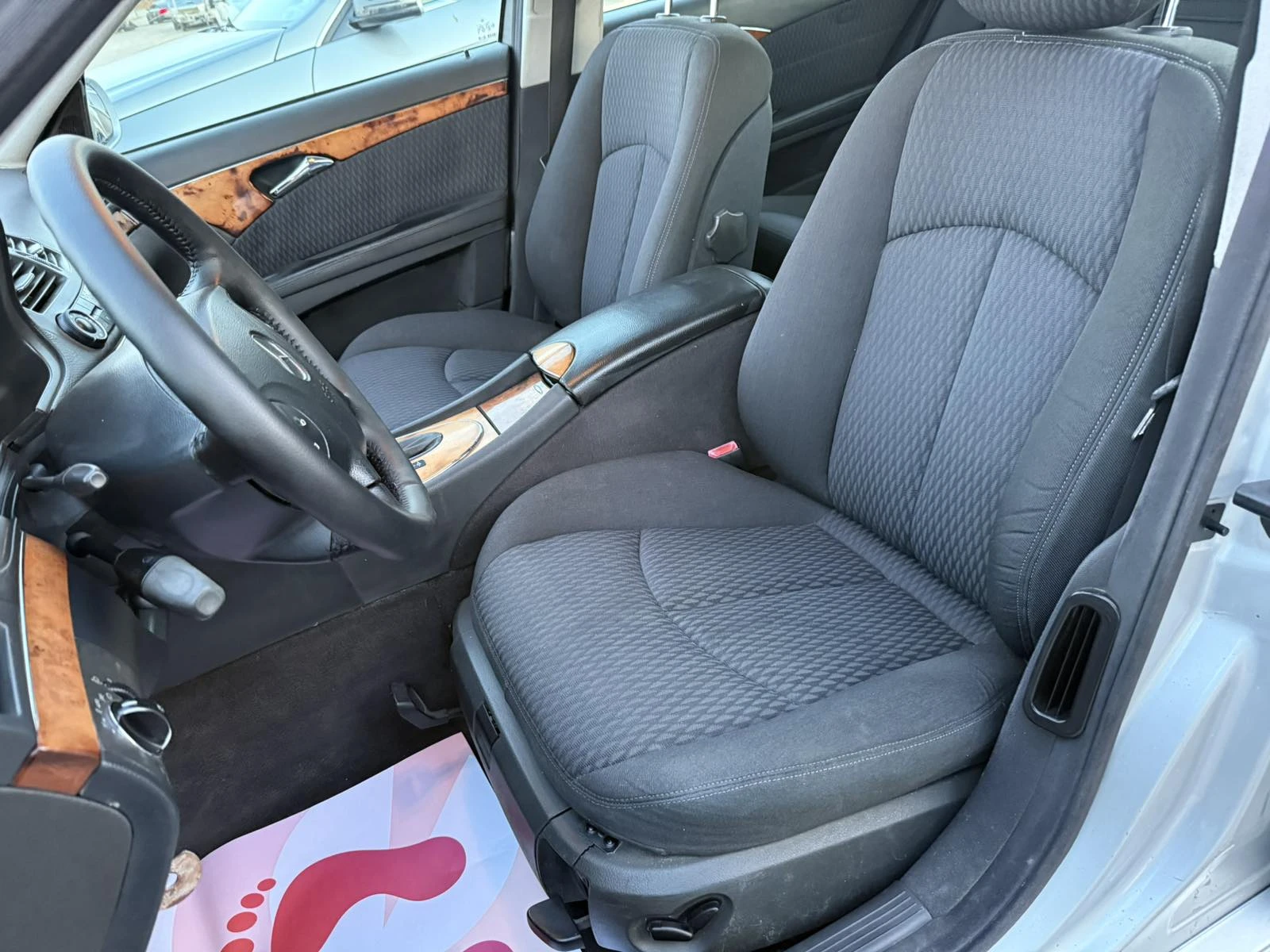 Mercedes-Benz E 270 2.7CDI AVTOMAT, снимка 10 - Автомобили и джипове - 56337098