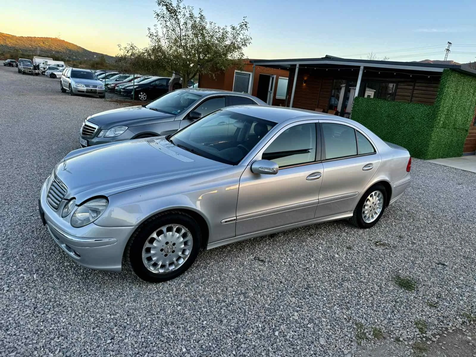 Mercedes-Benz E 270 2.7CDI AVTOMAT, снимка 4 - Автомобили и джипове - 56337098