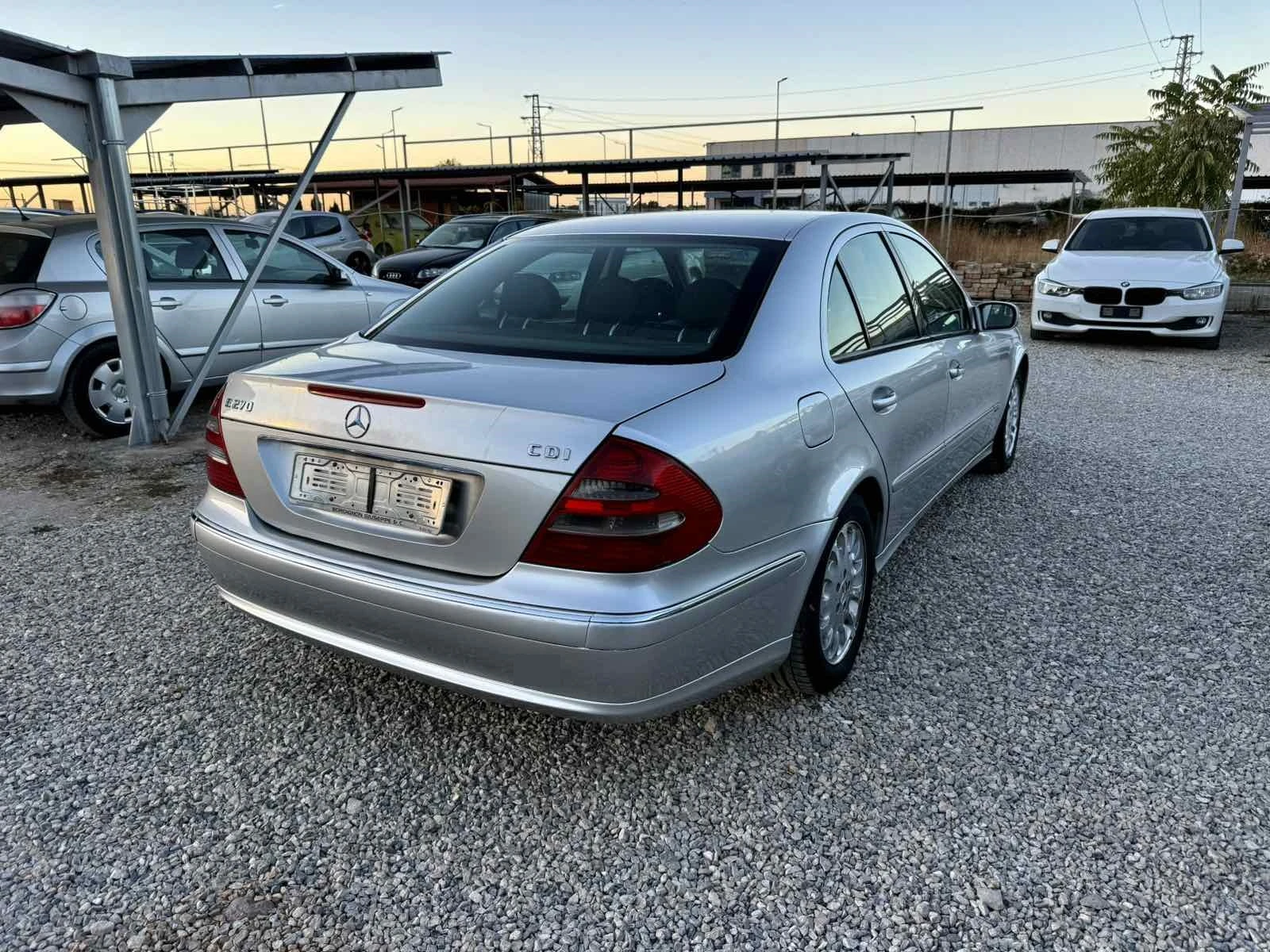 Mercedes-Benz E 270 2.7CDI AVTOMAT, снимка 6 - Автомобили и джипове - 56337098