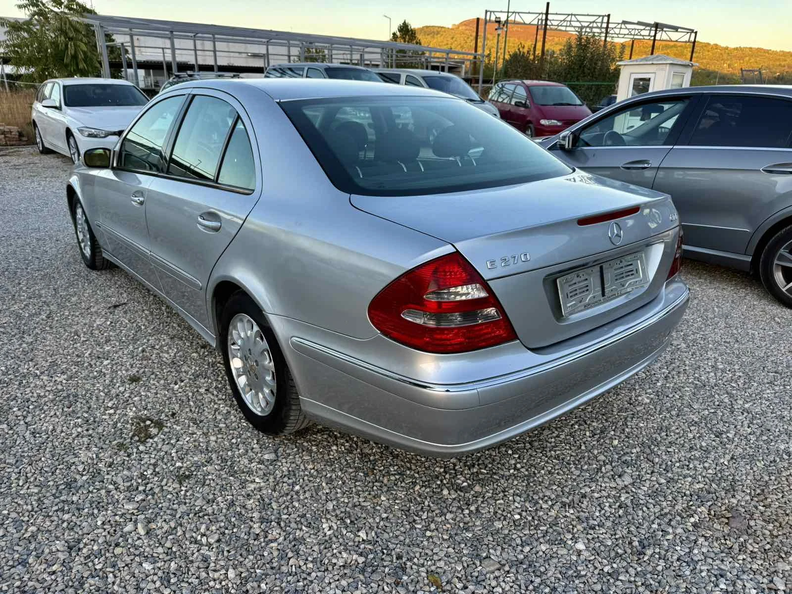 Mercedes-Benz E 270 2.7CDI AVTOMAT, снимка 7 - Автомобили и джипове - 56337098