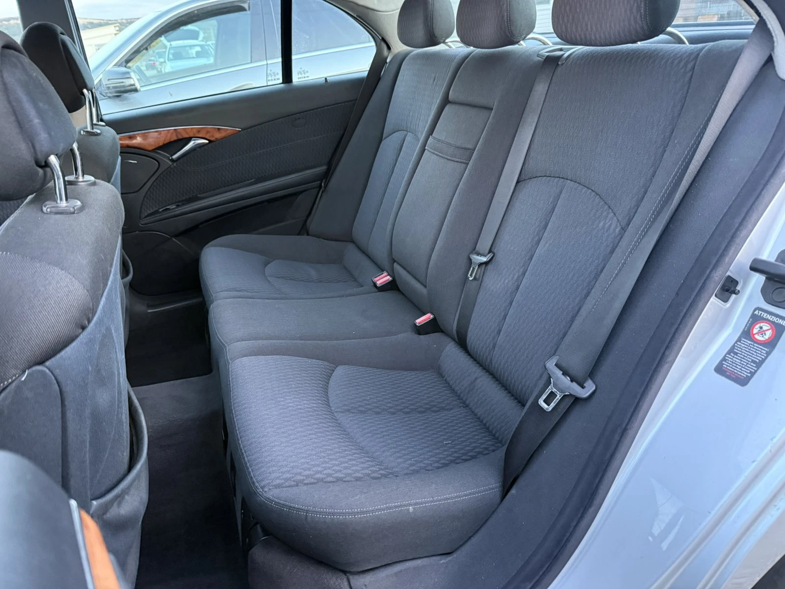 Mercedes-Benz E 270 2.7CDI AVTOMAT, снимка 14 - Автомобили и джипове - 56337098