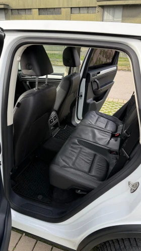 VW Touareg 3.0 TDI, снимка 9 - Автомобили и джипове - 53602914