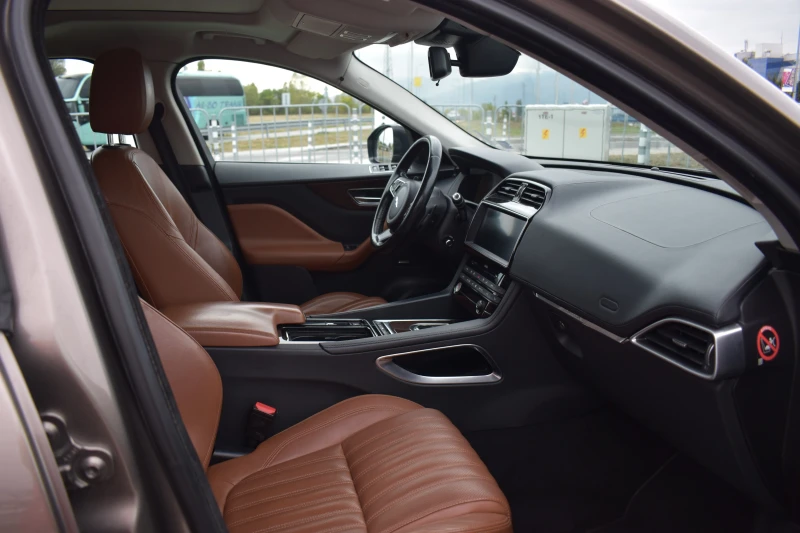 Jaguar F-PACE 2.0D ПЪРВИ СОБСТВЕНИК, снимка 15 - Автомобили и джипове - 52829743