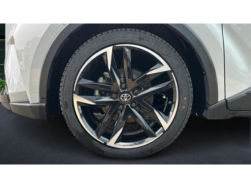 Toyota C-HR Месечна вноска от 570 лв., снимка 16 - Автомобили и джипове - 52881406