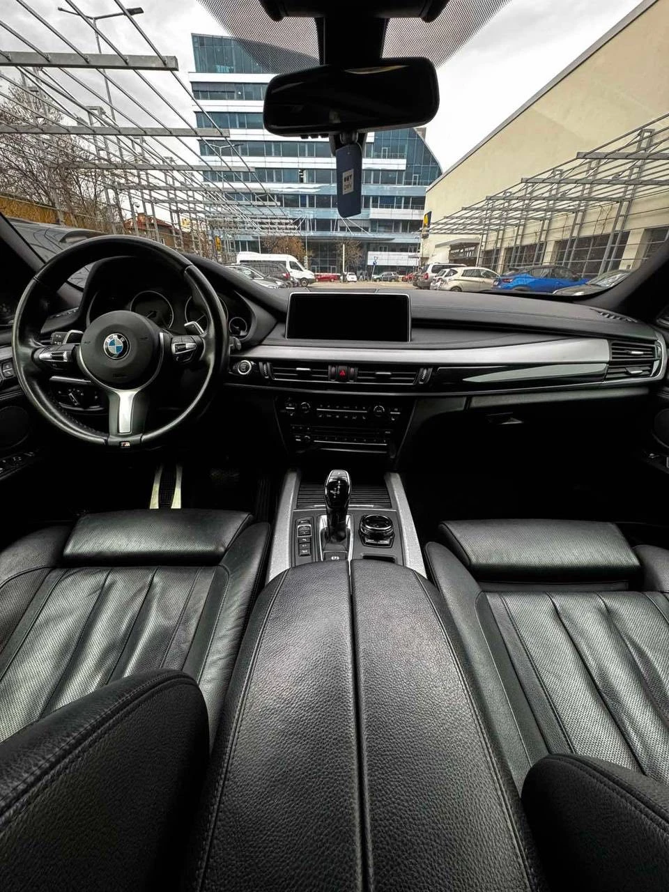 BMW X5 50i  - изображение 10