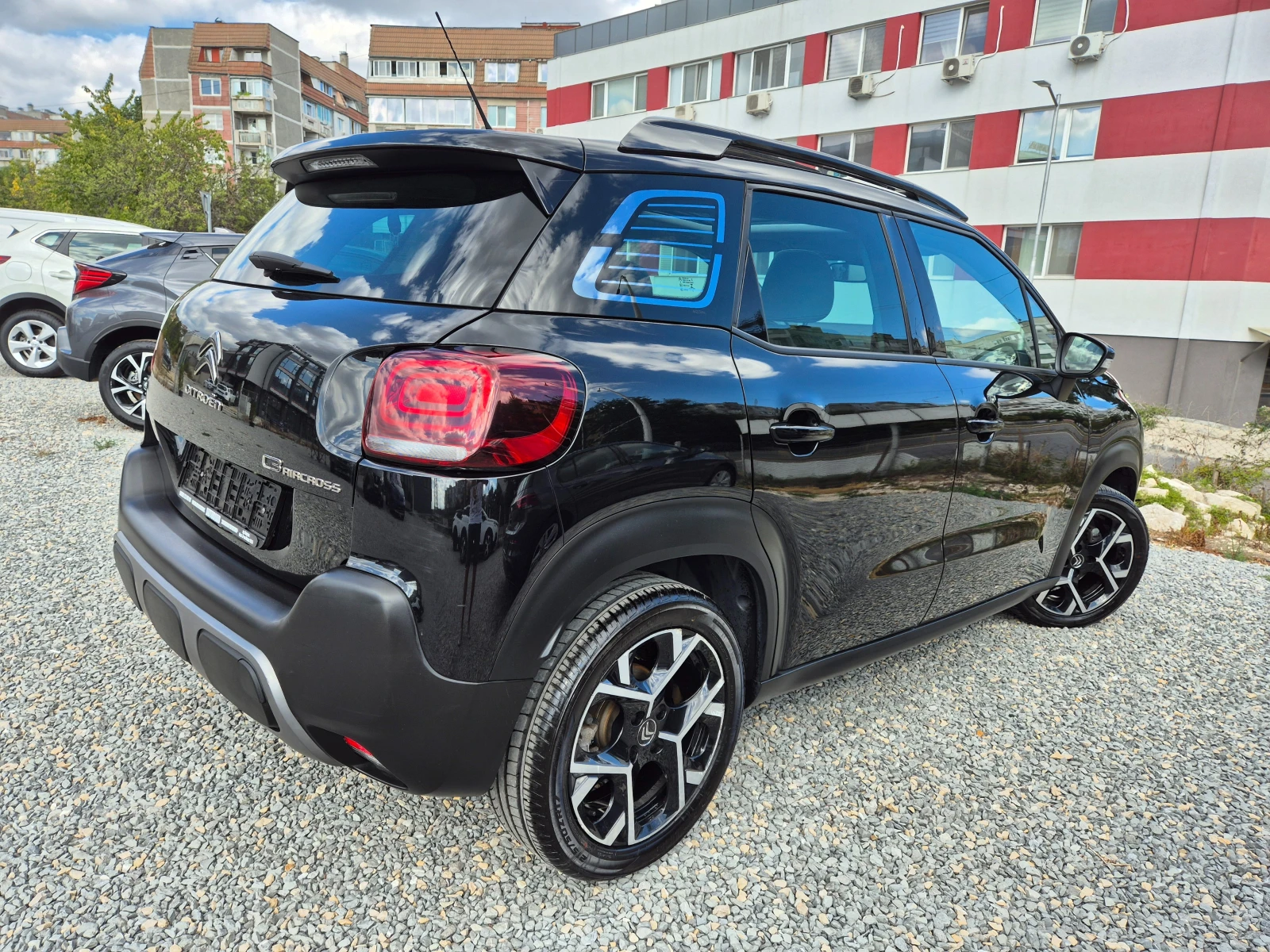 Citroen C3 Aircross 1.5 HDI -LED-KEYLESS-DISTRONIK-LANE ASSIST-PANORAM - изображение 2