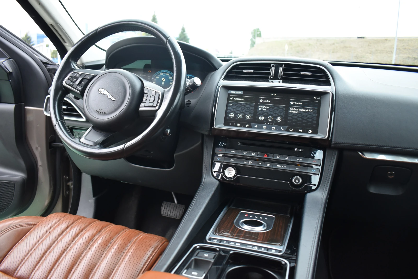 Jaguar F-PACE 2.0D   | Mobile.bg   10