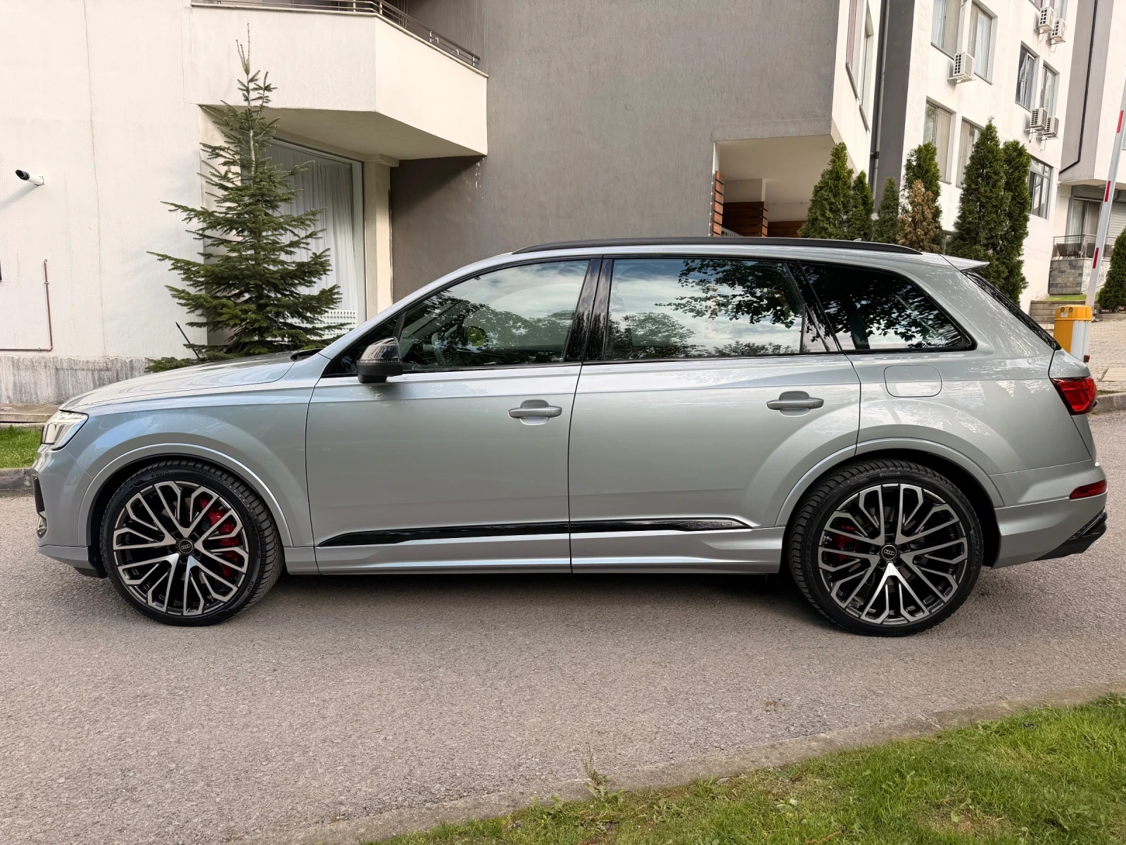Audi Q7 60TFSI / PLUG IN HYBRID / S-LINE, снимка 4 - Автомобили и джипове - 54548928