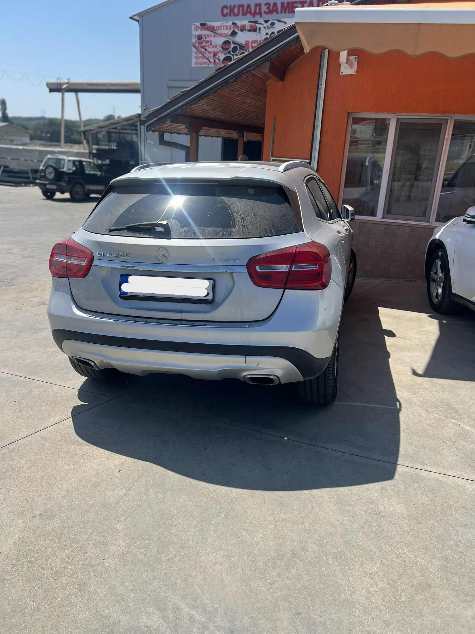 Mercedes-Benz GLA 250 4 MATIC, снимка 2 - Автомобили и джипове - 55471532