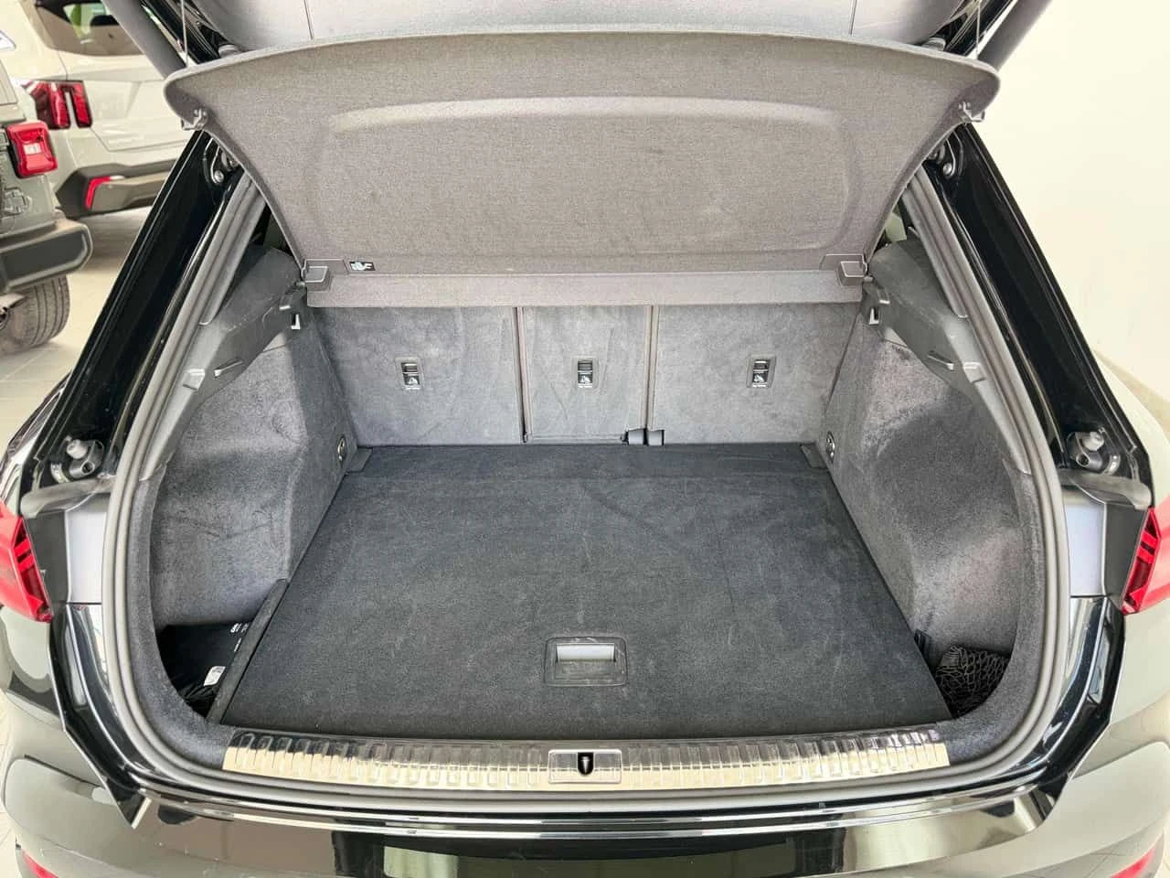 Audi Q3 * Progressiv 45 TFSI quattro* АВТОКРЕДИТ* , снимка 12 - Автомобили и джипове - 55575895