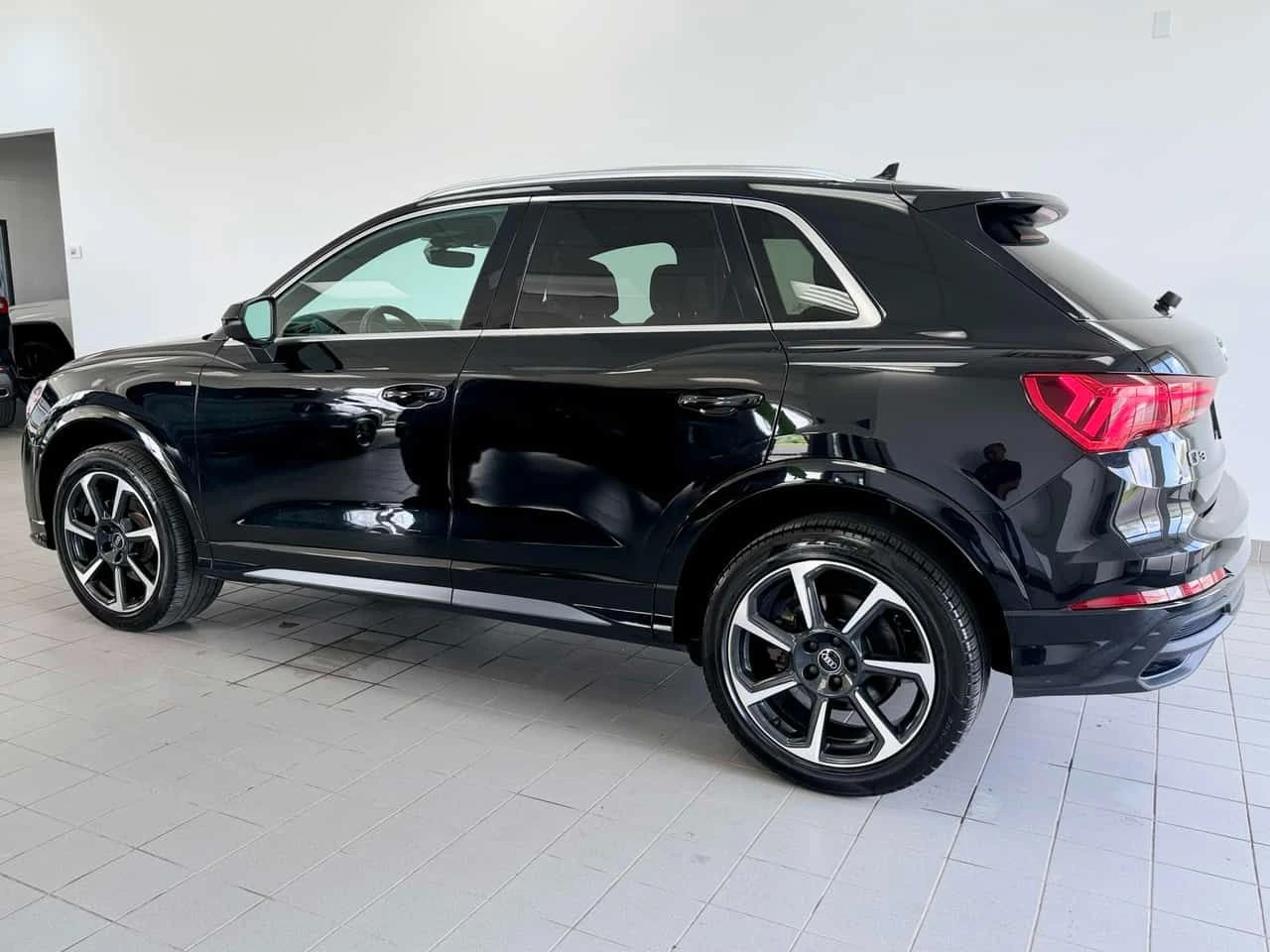 Audi Q3 * Progressiv 45 TFSI quattro* АВТОКРЕДИТ* , снимка 2 - Автомобили и джипове - 55575895