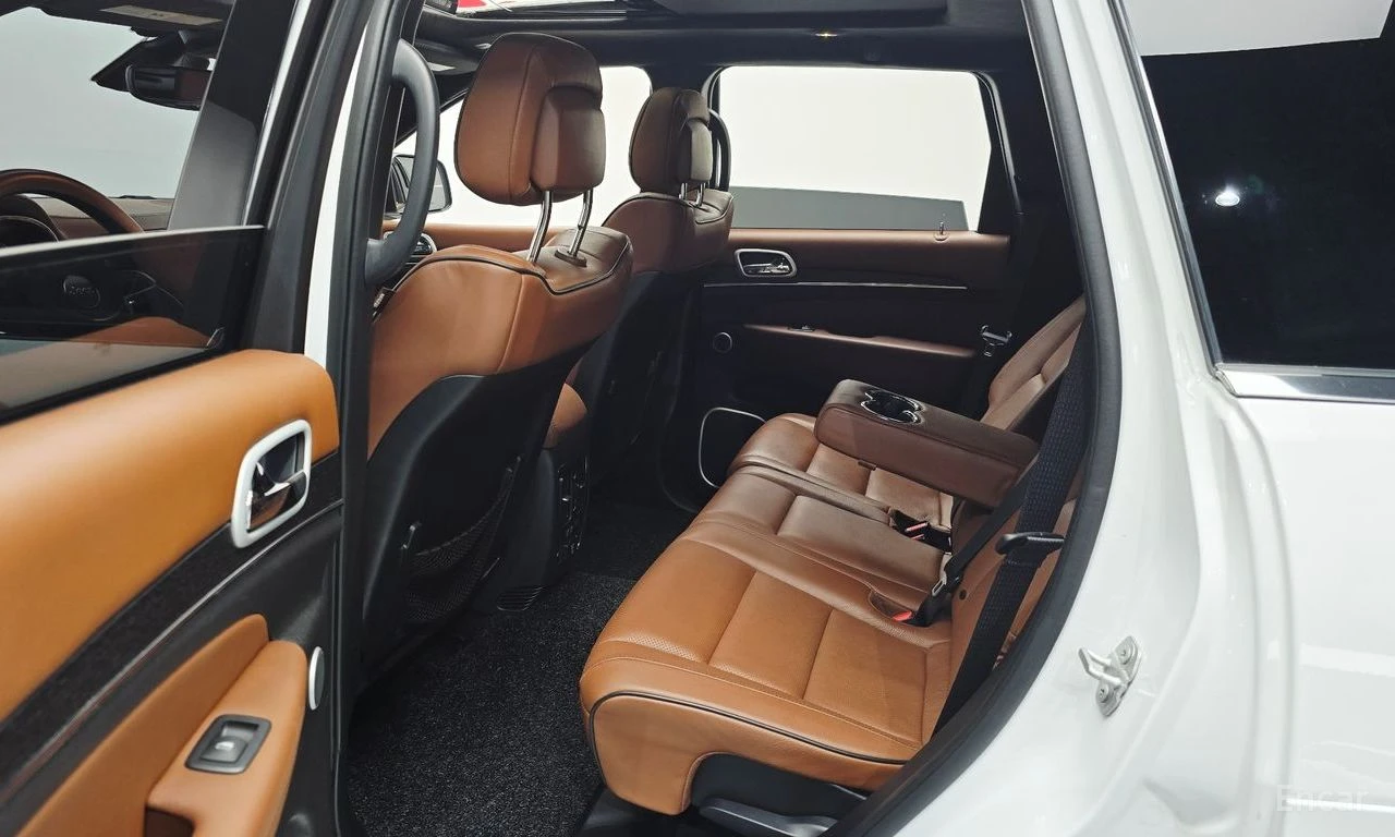 Jeep Grand cherokee 3.6* V6* 8ZF* SUMMIT* ДИСТРОНИК* ОБДУХВАНЕ* LANE* , снимка 14 - Автомобили и джипове - 55639593