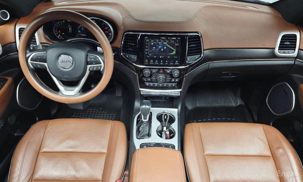 Jeep Grand cherokee 3.6* V6* 8ZF* SUMMIT* ДИСТРОНИК* ОБДУХВАНЕ* LANE* , снимка 7 - Автомобили и джипове - 55639593