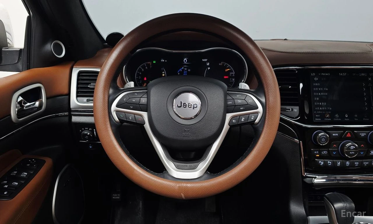 Jeep Grand cherokee 3.6* V6* 8ZF* SUMMIT* ДИСТРОНИК* ОБДУХВАНЕ* LANE* , снимка 8 - Автомобили и джипове - 55639593